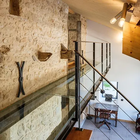 Ferme De Standing En Pleine Nature