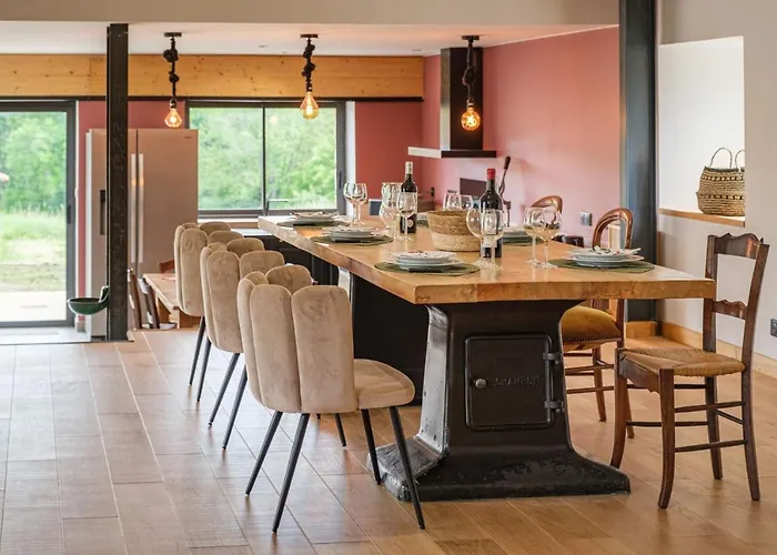 Casa vacanze Ferme De Standing En Pleine Nature La Chapelle-Faucher